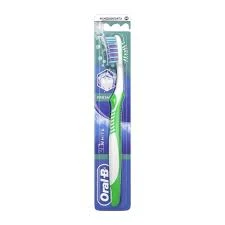 ORAL B 3 TOOTHBRUSHES MEDIUM 40 OM132
