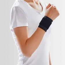 EUNICE MED WRIST SUPPORT BLACK CPO-6403